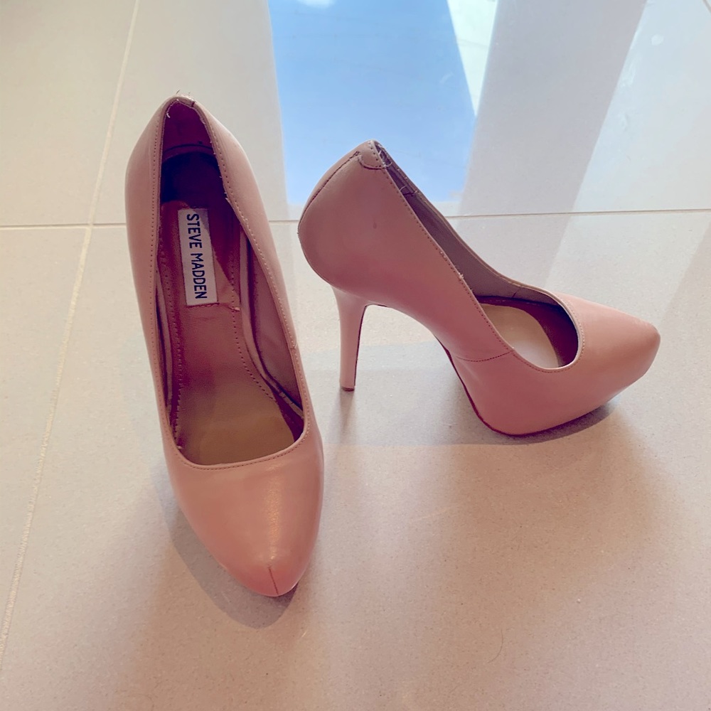 Nude Steve Madden pumps